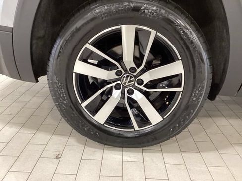 Used 2023 Volkswagen Atlas SE AWD/4WD image 25