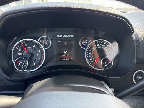 Used 2021 RAM 2500 Big Horn w/ Night Edition image 9