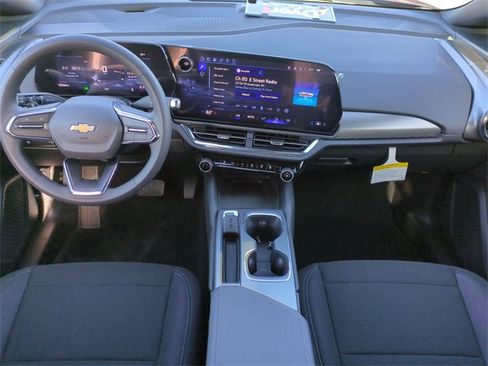 New 2026 Chevrolet Equinox EV LT image 15