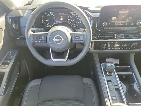 New 2025 Nissan Pathfinder SV image 11