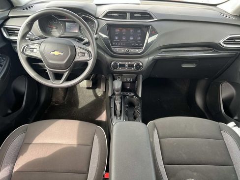 Used 2023 Chevrolet TrailBlazer LT w/ Convenience Package image 3