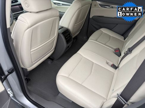 Used 2017 Cadillac XT5 Luxury w/ Driver Awareness Package image 14