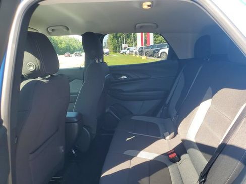 Used 2024 Chevrolet TrailBlazer LT w/ Driver Confidence Package FWD image 9