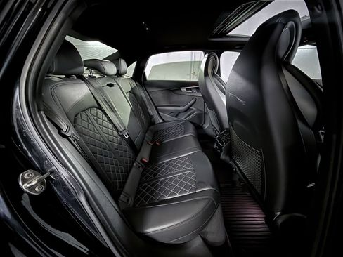 Used 2019 Audi S4 Prestige w/ Prestige Package image 26