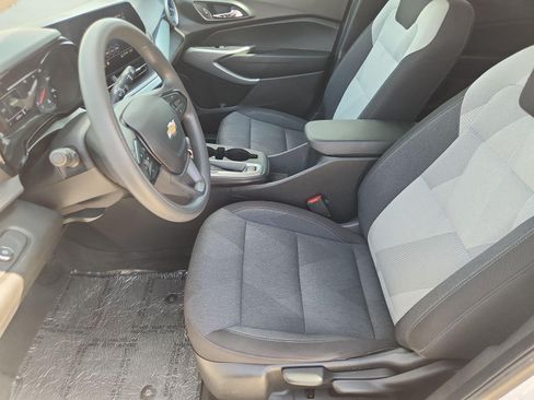 Used 2025 Chevrolet Trax LS FWD image 17