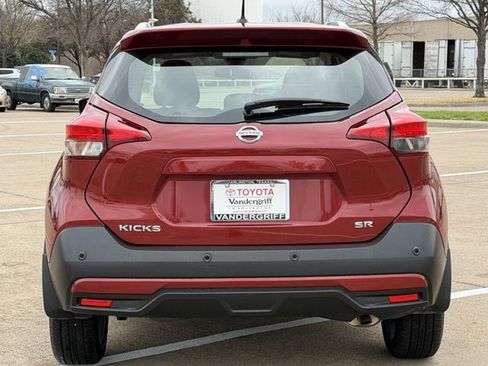 Used 2020 Nissan Kicks SR image 5