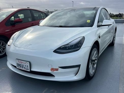 Used 2021 Tesla Model 3 Standard Range Plus RWD image 2