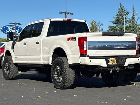 Certified 2017 Ford F250 Platinum w/ Platinum Ultimate Package AWD/4WD image 6