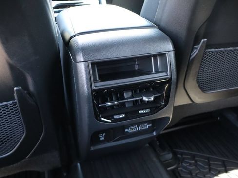 Used 2024 Jeep Grand Cherokee Altitude AWD/4WD image 38