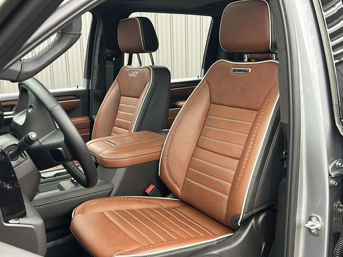 Used 2025 GMC Sierra 3500 Denali Ultimate image 20