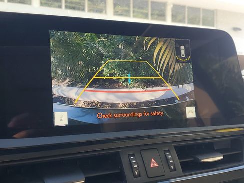 Used 2023 Lexus ES 300h w/ Premium Package image 28