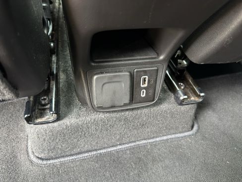 Used 2025 Chevrolet TrailBlazer RS w/ Convenience Package FWD image 39