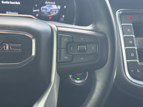Used 2023 GMC Yukon XL SLT AWD/4WD image 19