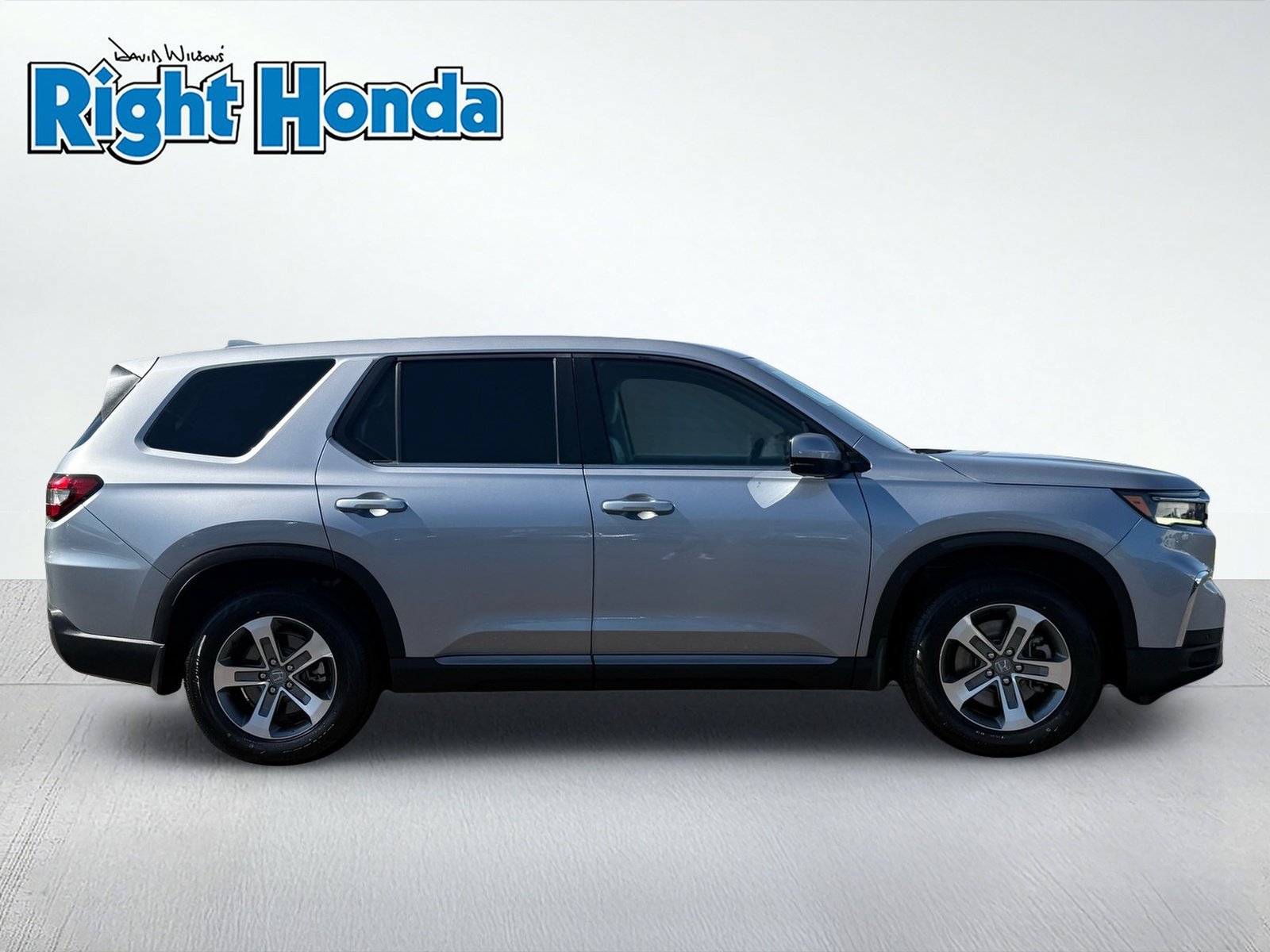 Used 2025 Honda Pilot EX-L image 9