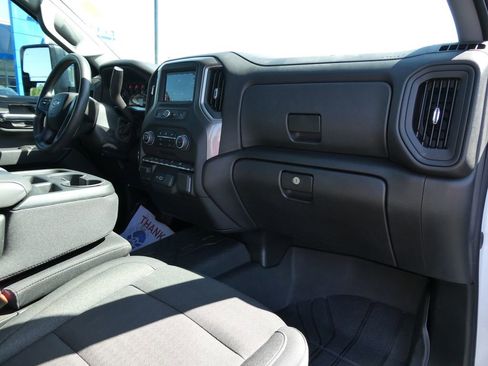 Used 2025 Chevrolet Silverado 2500 Custom w/ Custom Value Package image 15