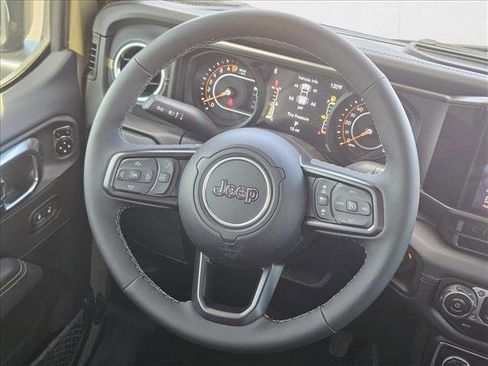 New 2025 Jeep Gladiator Sport image 11