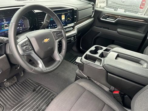 Used 2025 Chevrolet Silverado 1500 LT image 13