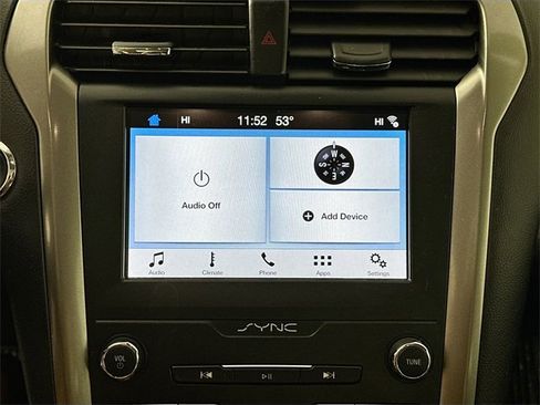 Used 2019 Ford Fusion SE image 12