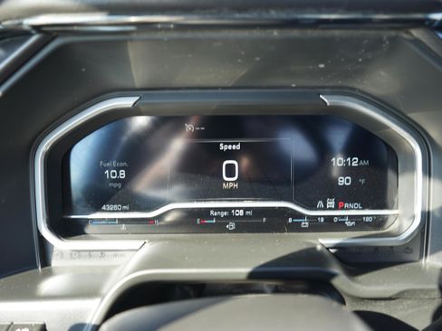 Used 2024 GMC Sierra 2500 AT4 w/ AT4 Premium Plus Package image 11