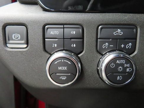 Used 2024 GMC Sierra 1500 Elevation w/ LPO, Elevation Black Package image 45