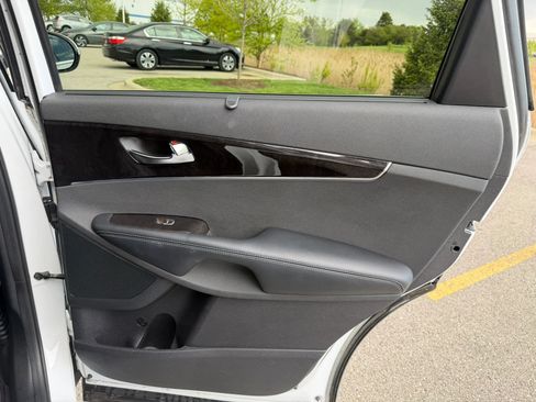 Used 2017 Kia Sorento EX FWD image 21