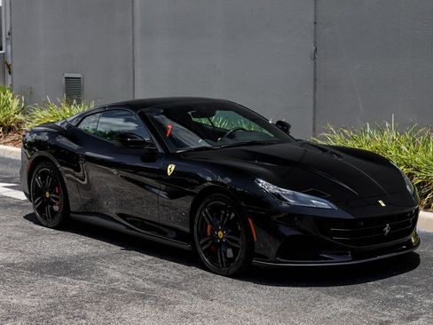 Used 2023 Ferrari Portofino M RWD image 7