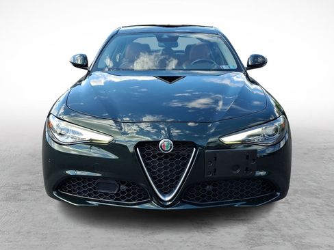 Used 2020 Alfa Romeo Giulia Ti w/ Active Blind Spot Package AWD/4WD image 2