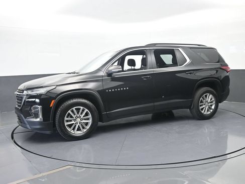 Used 2023 Chevrolet Traverse LT FWD image 2