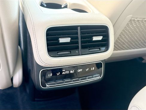 Used 2022 Mercedes-Benz GLS 450 4MATIC image 28