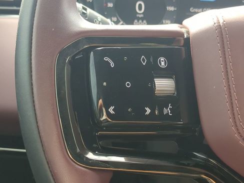 Used 2025 Land Rover Range Rover Sport Autobiography image 10