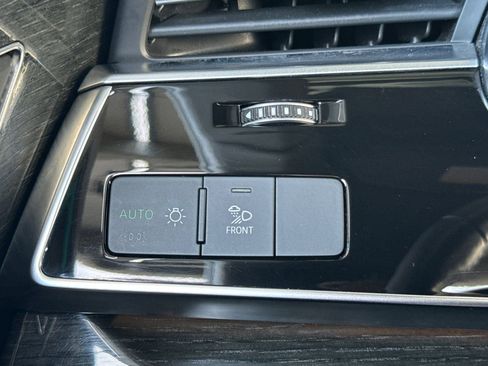 Used 2019 Audi Q8 Premium Plus w/ Premium Plus image 31