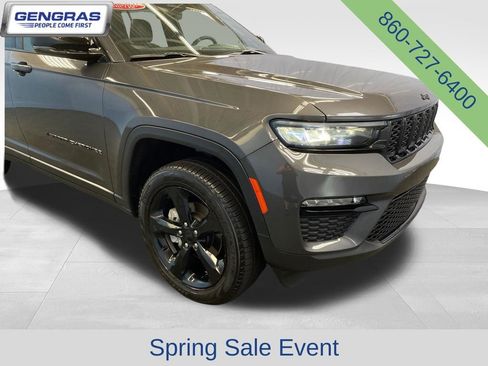Certified 2025 Jeep Grand Cherokee Limited w/ Black Appearance Package AWD/4WD image 49