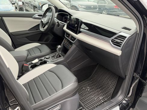 New 2025 Volkswagen Taos SEL image 20