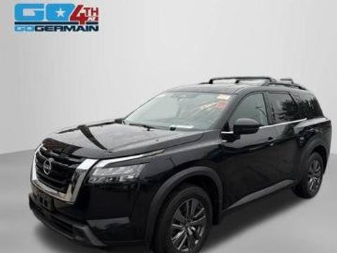 Certified 2023 Nissan Pathfinder SV w/ SV Premium Package AWD/4WD image 1