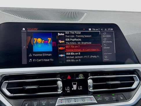 Used 2021 BMW 330i xDrive Sedan AWD/4WD image 11