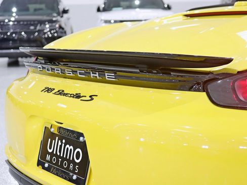 Used 2019 Porsche 718 Boxster S RWD image 12