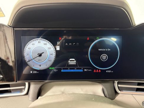 Used 2025 Hyundai Elantra SEL FWD image 15