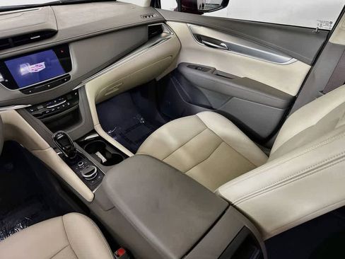 Used 2021 Cadillac XT5 Premium Luxury FWD image 11