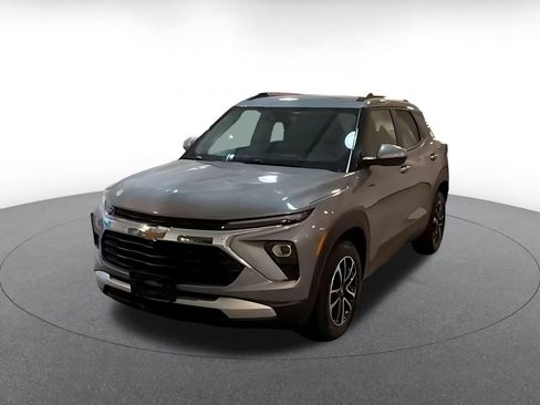 Used 2025 Chevrolet TrailBlazer LT FWD image 7