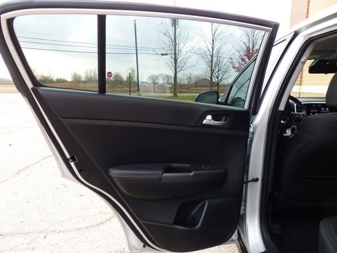 Used 2020 Kia Sportage LX AWD/4WD image 37