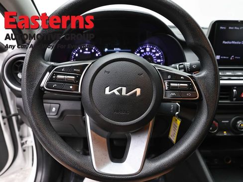 Used 2022 Kia Forte LXS FWD image 10