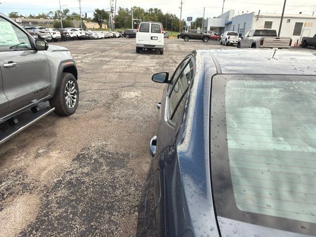 Used 2017 Toyota Corolla LE w/ Carpet Mat Package (TMS) FWD image 27
