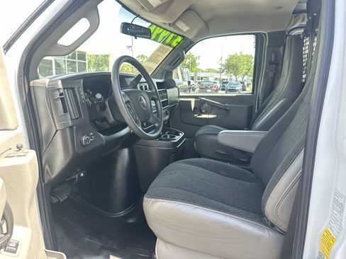 Used 2025 GMC Savana 2500 w/ Driver Convenience Package RWD image 16