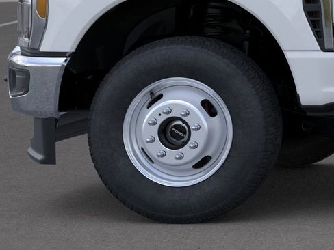 New 2025 Ford F350 XL w/ XL Chrome Package image 19