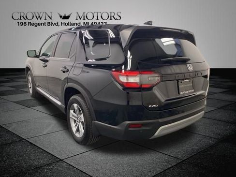 Certified 2025 Honda Pilot EX-L image 4