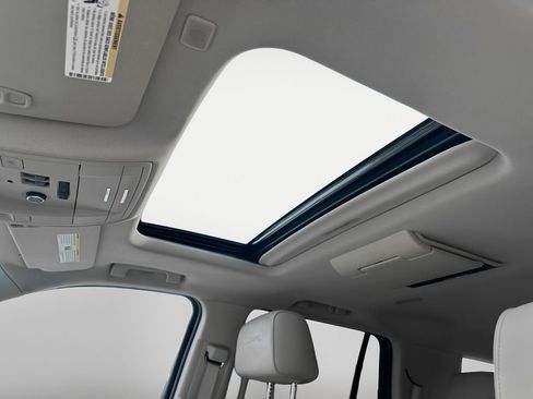 Used 2020 GMC Yukon Denali w/ Open Road Package image 19