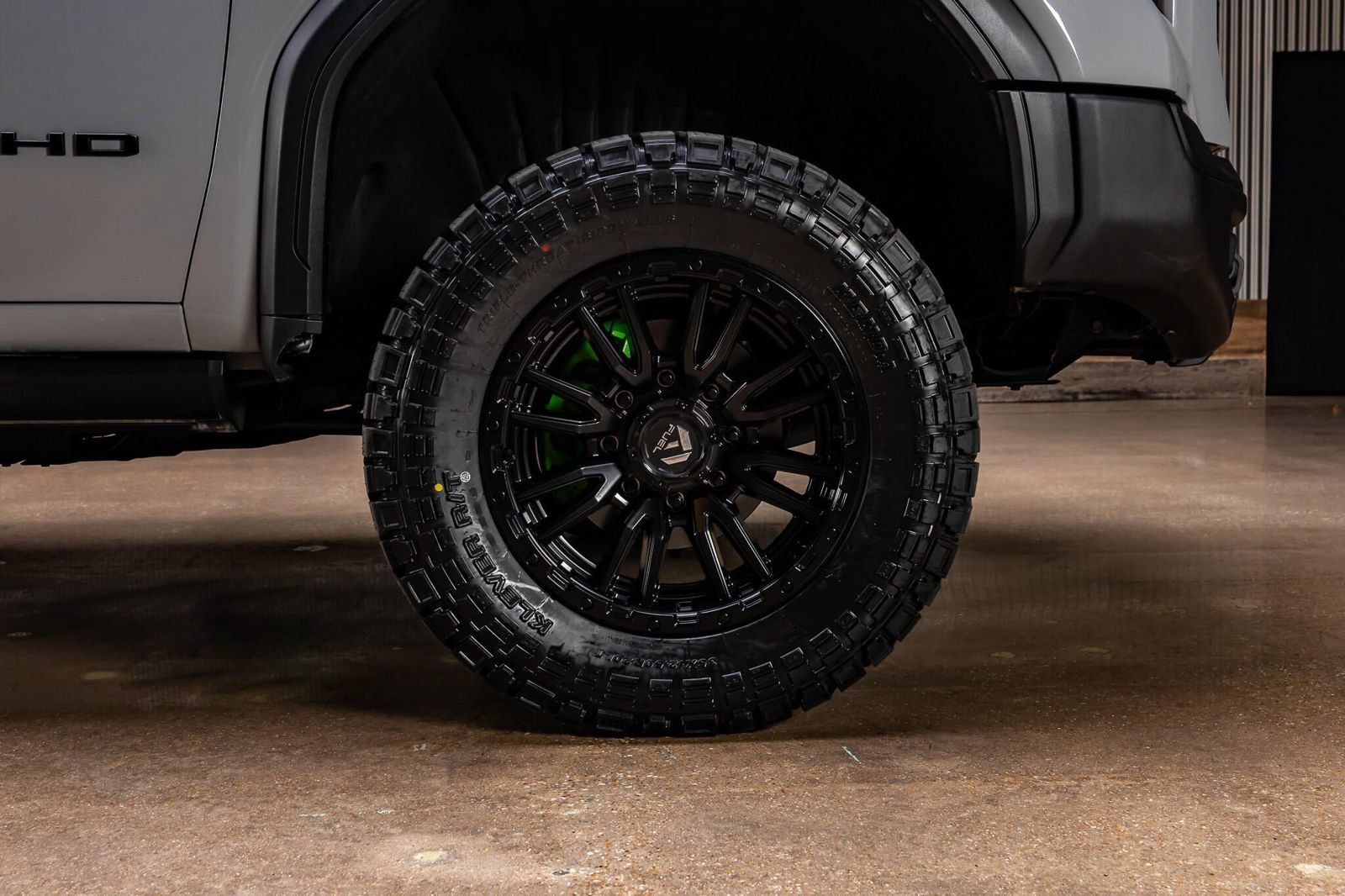 Used 2025 GMC Sierra 2500 AT4X w/ AT4X AEV Edition AWD/4WD image 12
