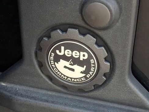 Used 2020 Jeep Wrangler Unlimited Sahara w/ Dual Top Group AWD/4WD image 25