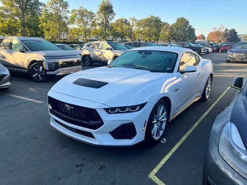 Used 2024 Ford Mustang GT Premium image 1