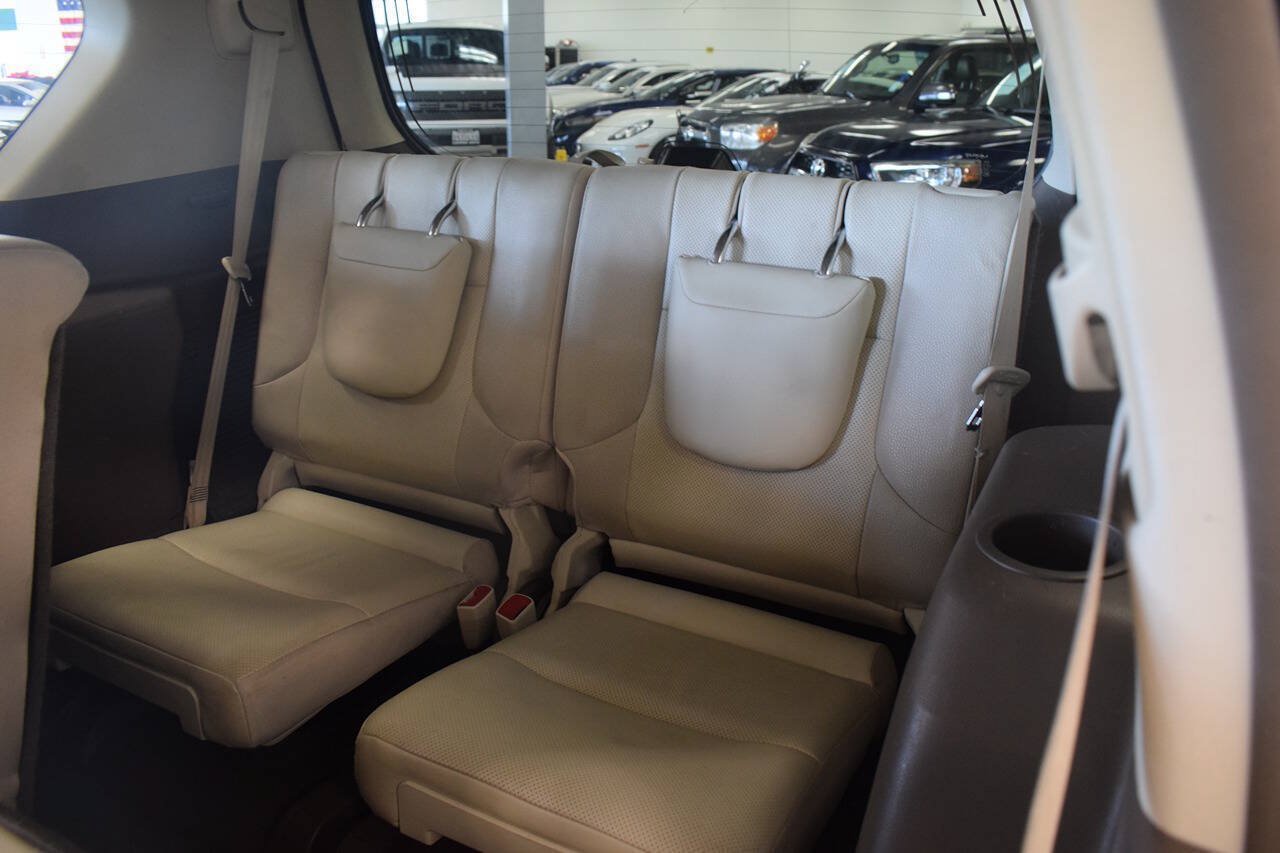 Used 2014 Lexus GX 460 w/ Premium Package AWD/4WD image 41